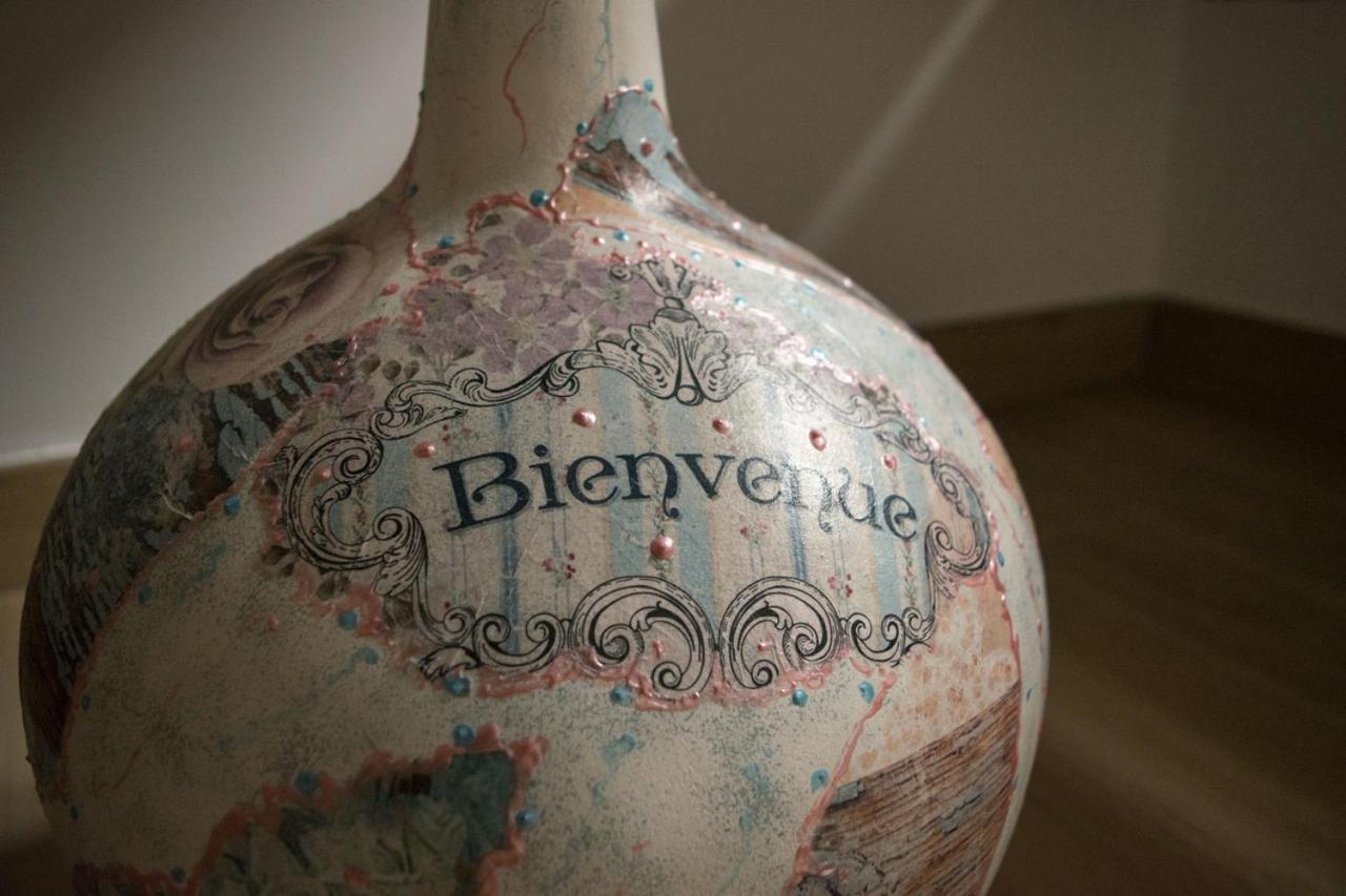 En Blanco Y Tinto Villa Elciego Eksteriør bilde